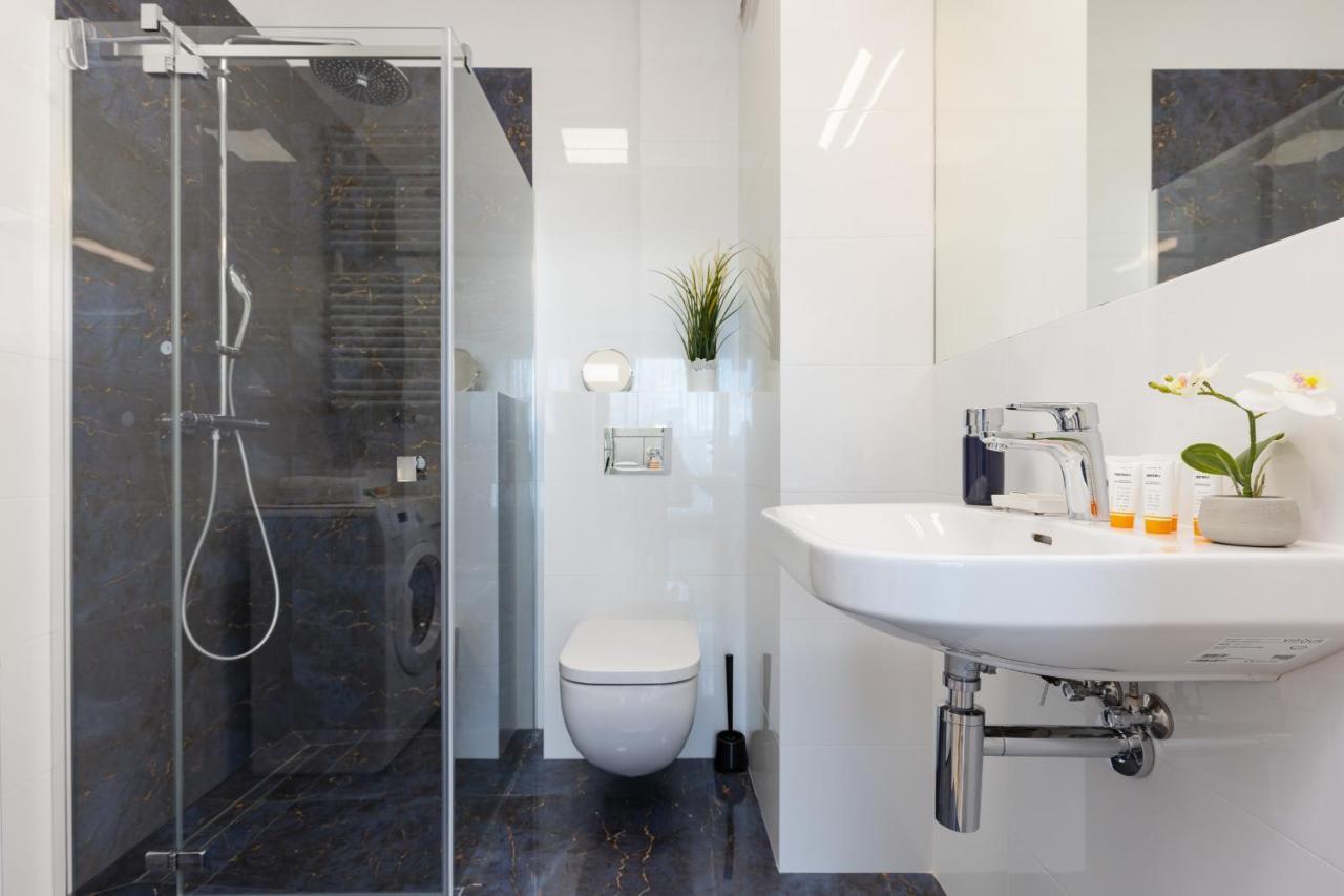 Warszawa Srodmiescie Bonifraterska Apartments By Noclegi Renters 외부 사진